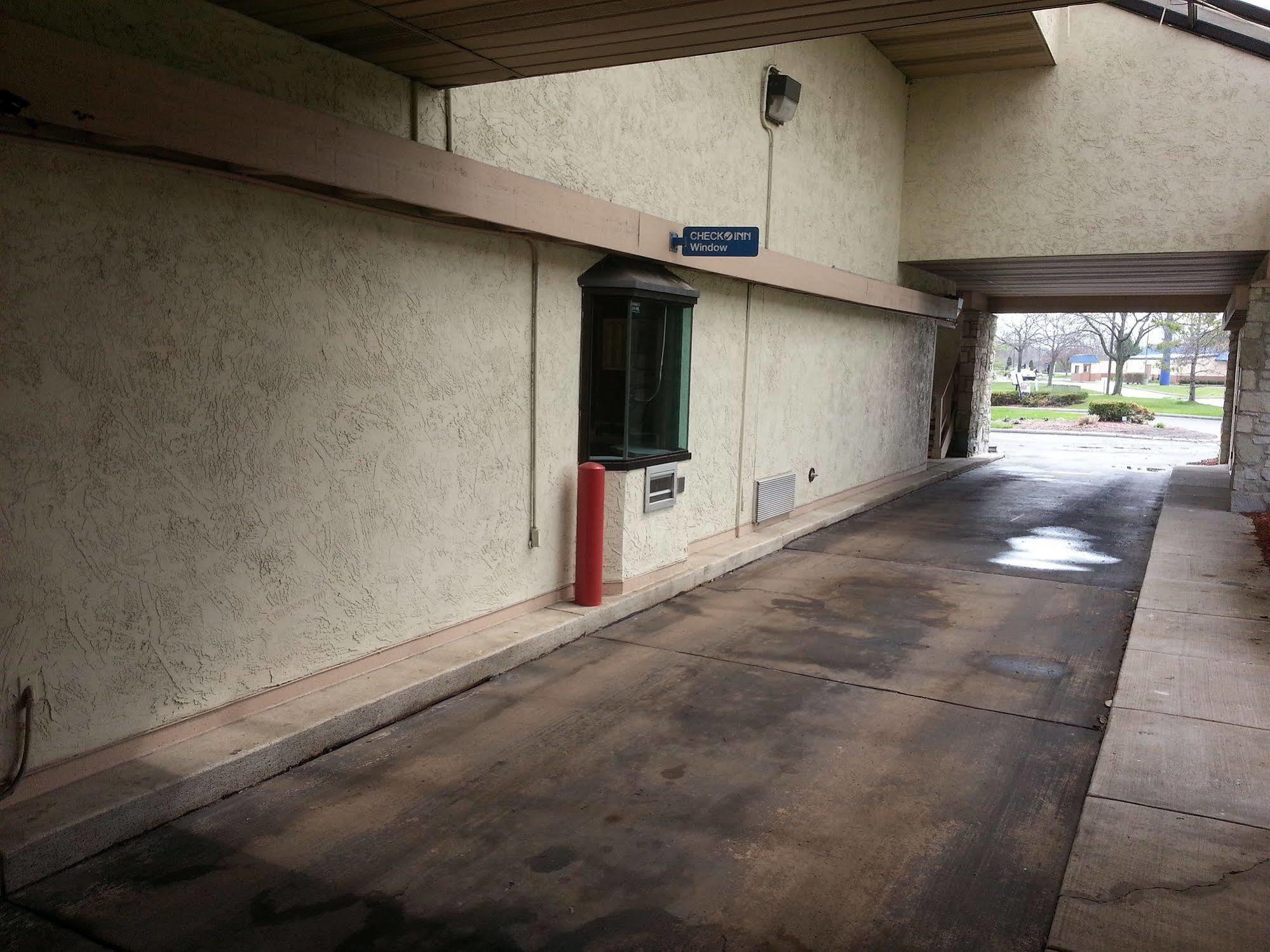 Days Inn & Suites By Wyndham Monroe Exterior foto